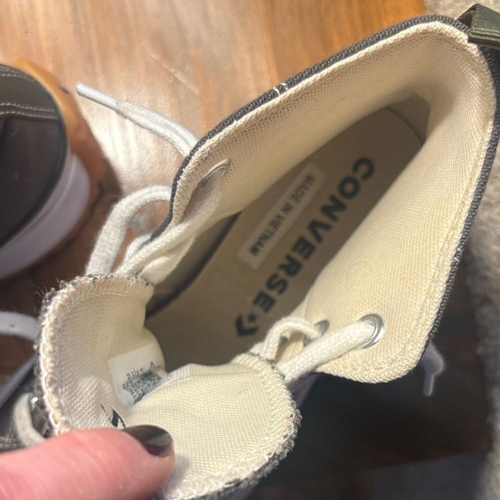 Like NEW 🆕 Converse Olive Green and White High-Top Platform Sneakers - Picture 4 of 14